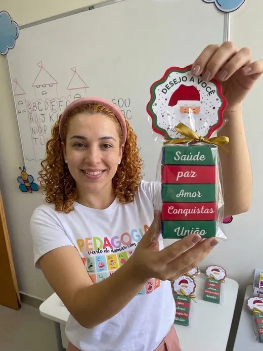 Lembrancinha de Bis decorada para professores e colegas